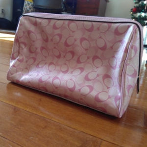 NWOT Coach make-up bag